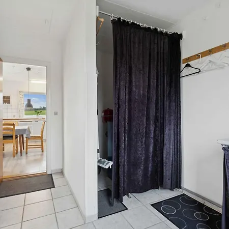 På Stor Tomt Med Vacker Utsikt Nordenbro Vesteregn