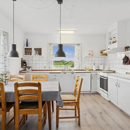 På Stor Tomt Med Vacker Utsikt Nordenbro Vesteregn