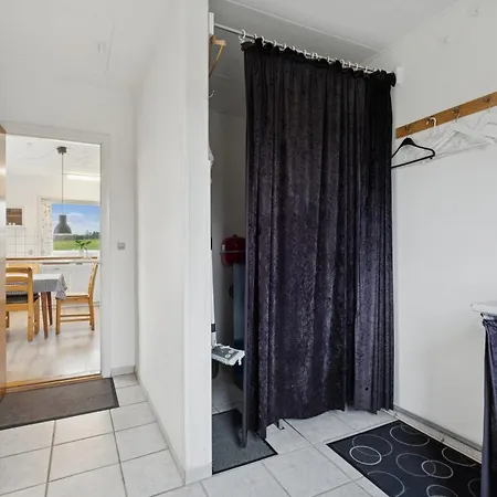 På Stor Tomt Med Vacker Utsikt Villa