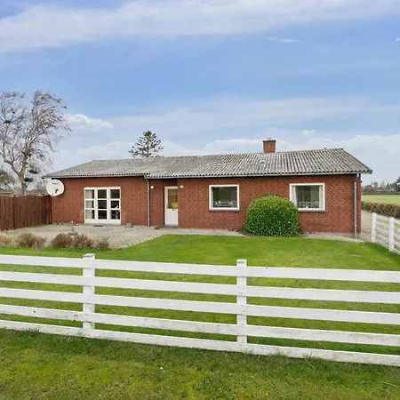 Villa På Stor Tomt Med Vacker Utsikt Nordenbro Vesteregn